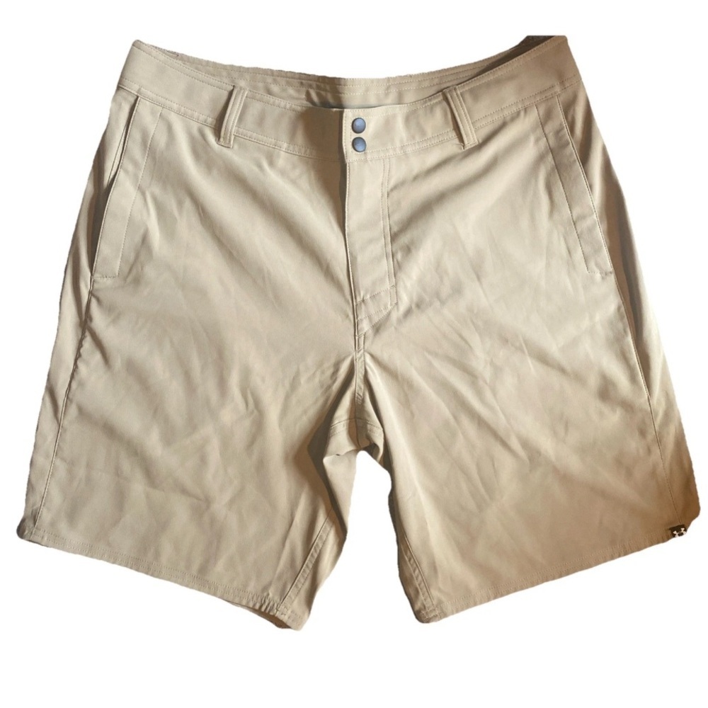 Under Armour HeatGear Men's Loose Fit Dark Tan 10” Inseam Pocketed Shorts